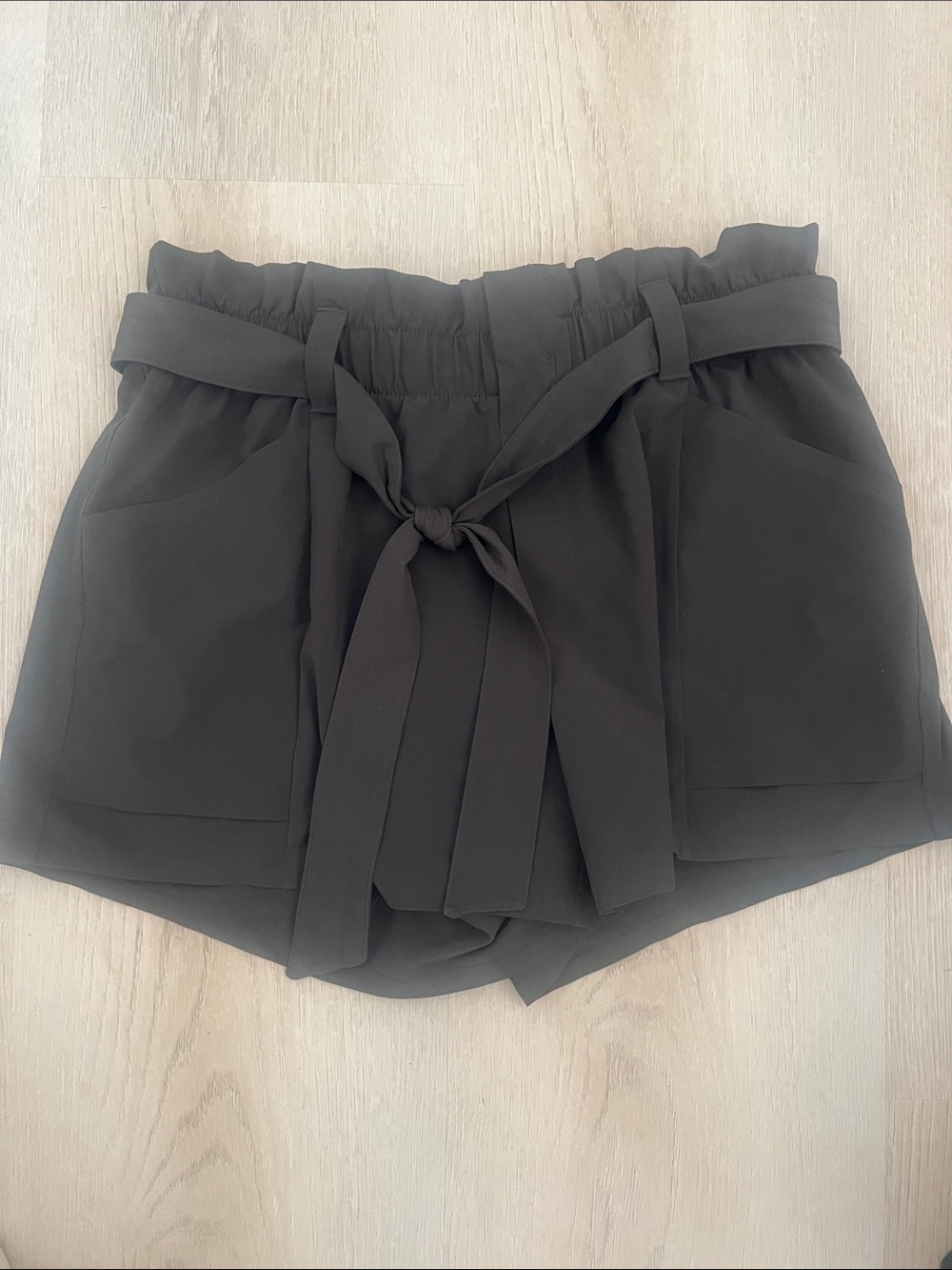 Athleta Brown k Paperbag High-Waist Shorts with Tie Belt. Non smoking home .